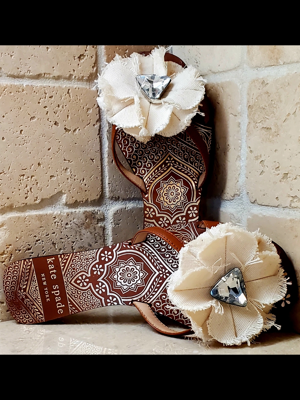 kate spade leather embellished floral sandals in cream and brown Size 5